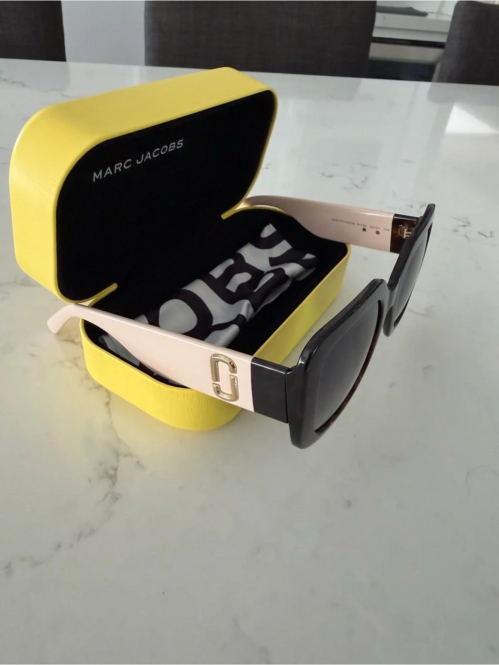 Marc Jacobs Tortoiseshell Square Sunglasses with Brown Gradient Lenses